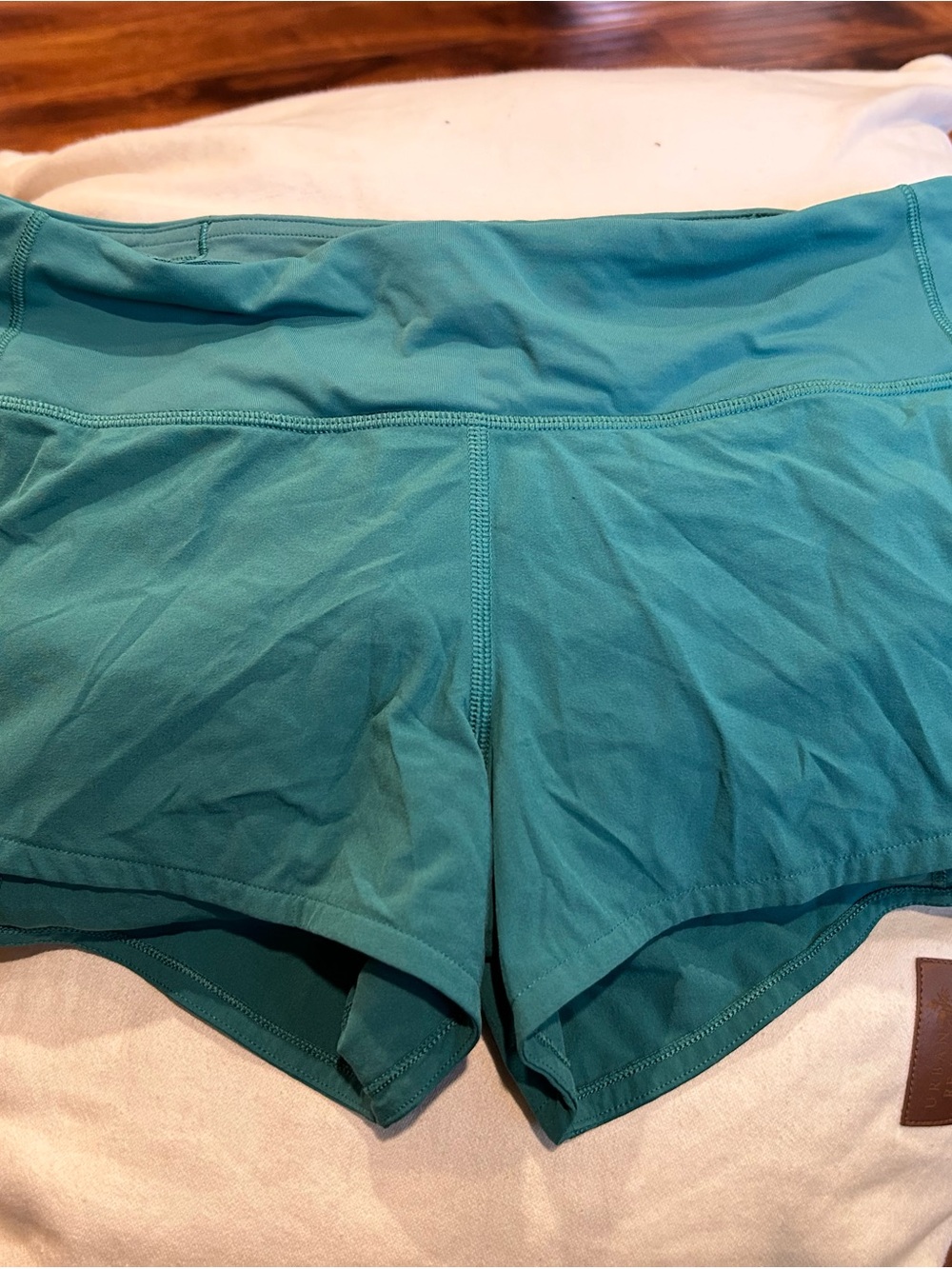 Lululemon Speed up shorts, Size 4 Regular